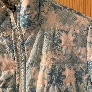 The North Face Girls Reversible Mossbud Swirl Coat XL